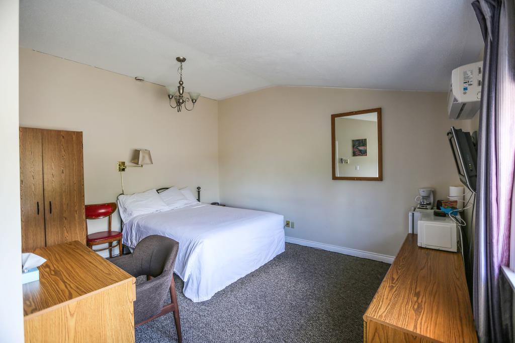 Airport Inn Fredericton Exterior foto